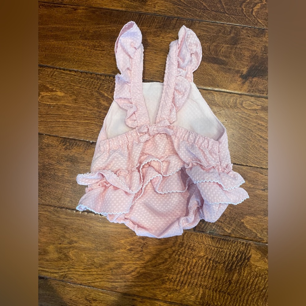 Baby ruffle butt outfit - Picture 2 of 2